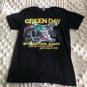 Green Day graphic t shirt